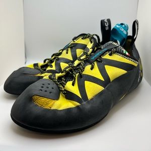 Mens Scarpa climbing shoes size 10.5